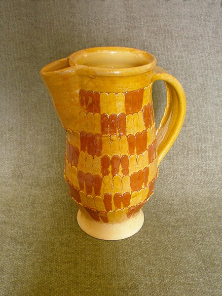 http://poteriedesgrandsbois.com/files/gimgs/th-31_PCH024-02-poterie-médiéval-des grands bois-pichets-pichet.jpg